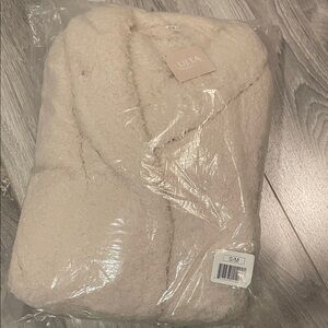 Ulta Soft Cream Robe small/medium NEW